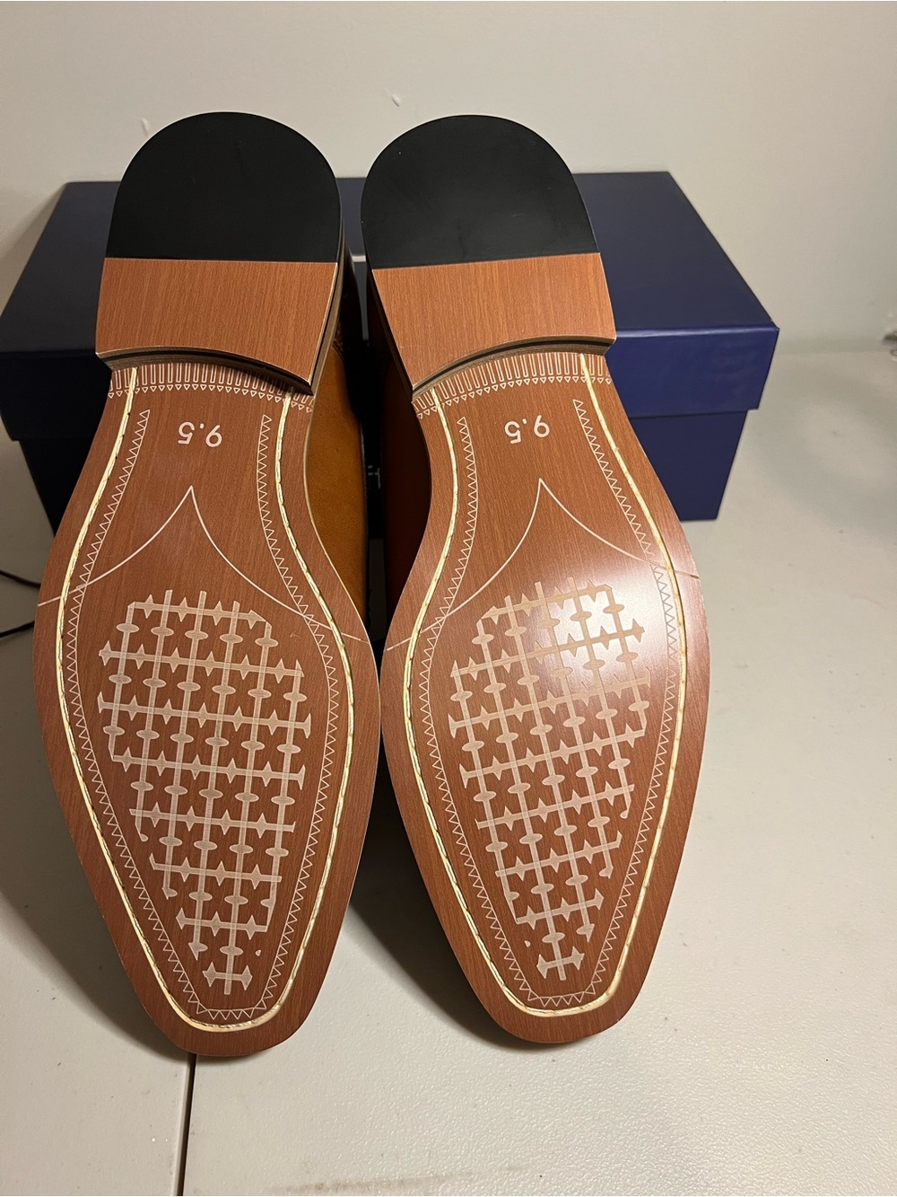 Men's Tan Brown Cap-Toe Derby Shoes - Picture 3 of 5